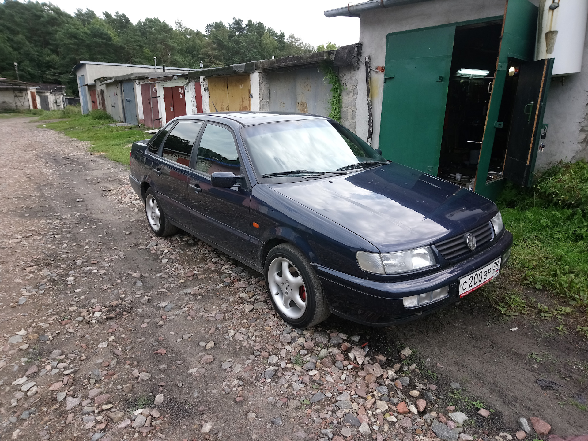 94 год фото. Пассат 94 года. Volkswagen Passat 94 года. Wolfenstein Passat 94 года. 94 Год фотографии.