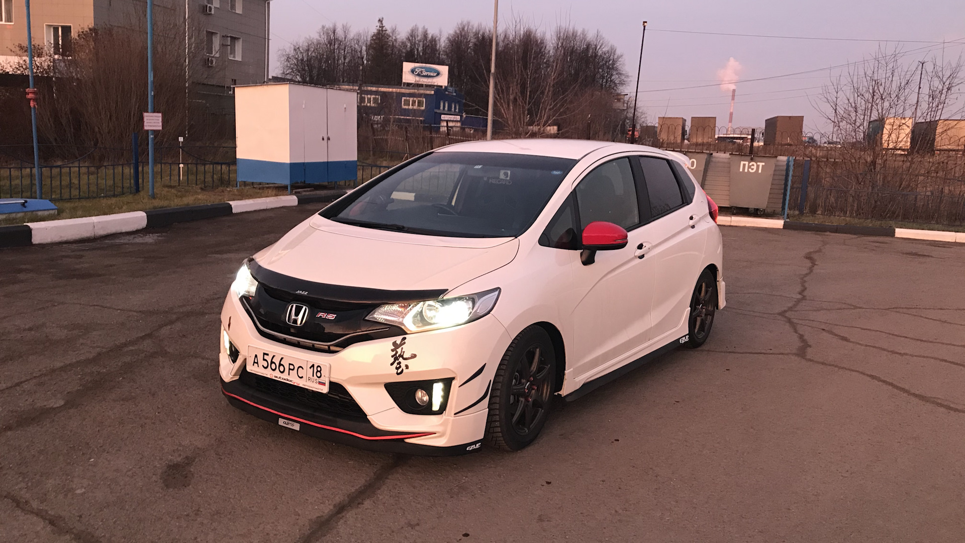 Фит владивосток. Honda Fit RS 2017. Honda Fit RS 2020. Хонда фит РС 2017. Honda Fit RS 2019.