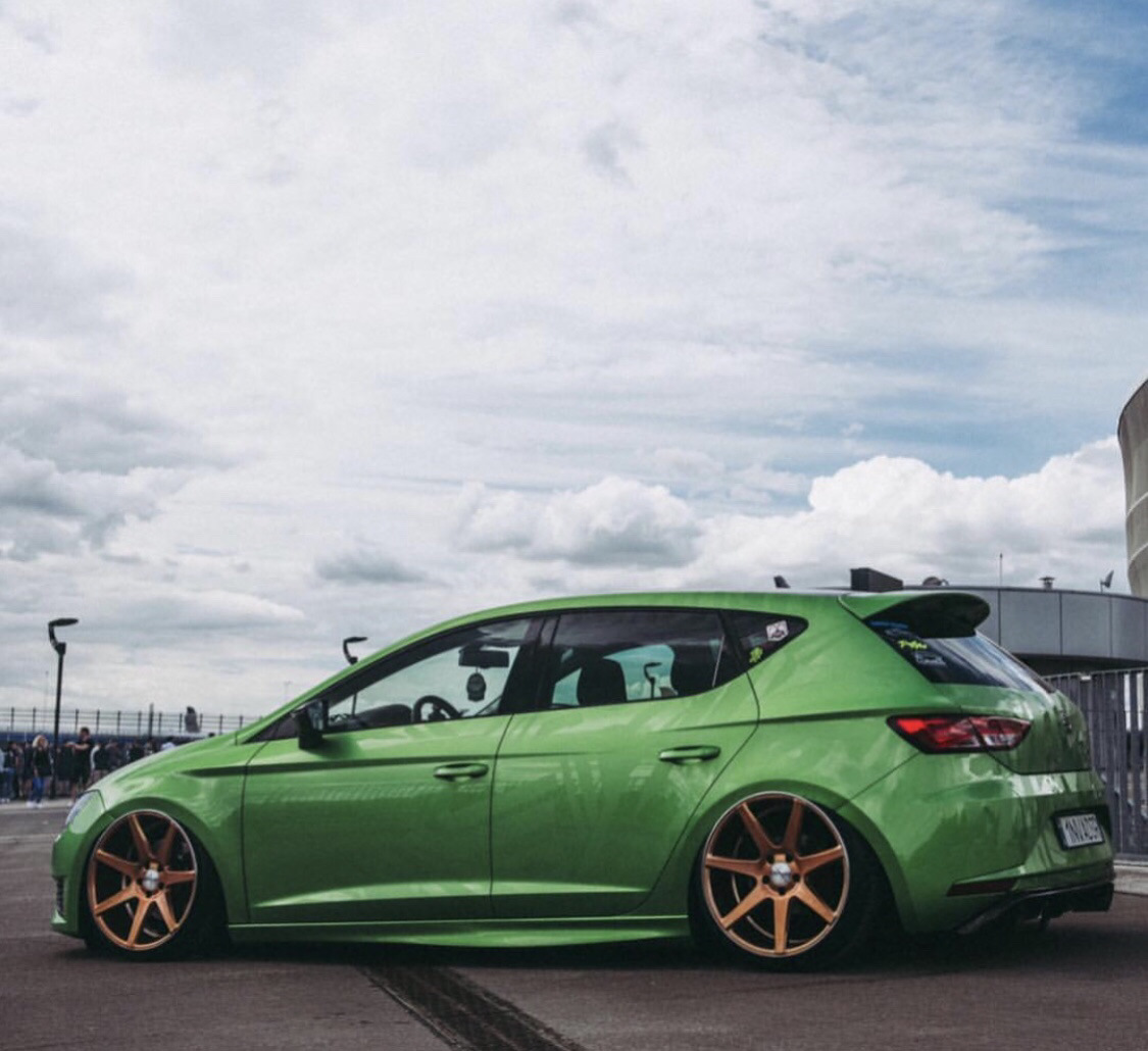 Диски leon. Seat Leon mk3 Rotiform. Seat Leon Vossen диски. Диски Vossen cv7. Seat Leon 3 fr.