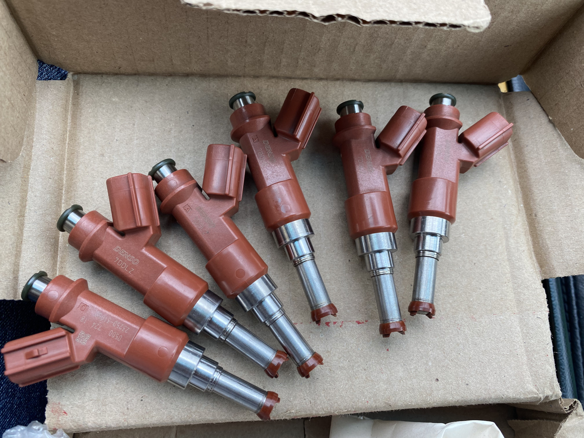 5. Форсунки дизельные common rail delphi. Форсунки тойота камри 3. Цам4-1 форсунка для дизельной. Форсунки после ремонта.