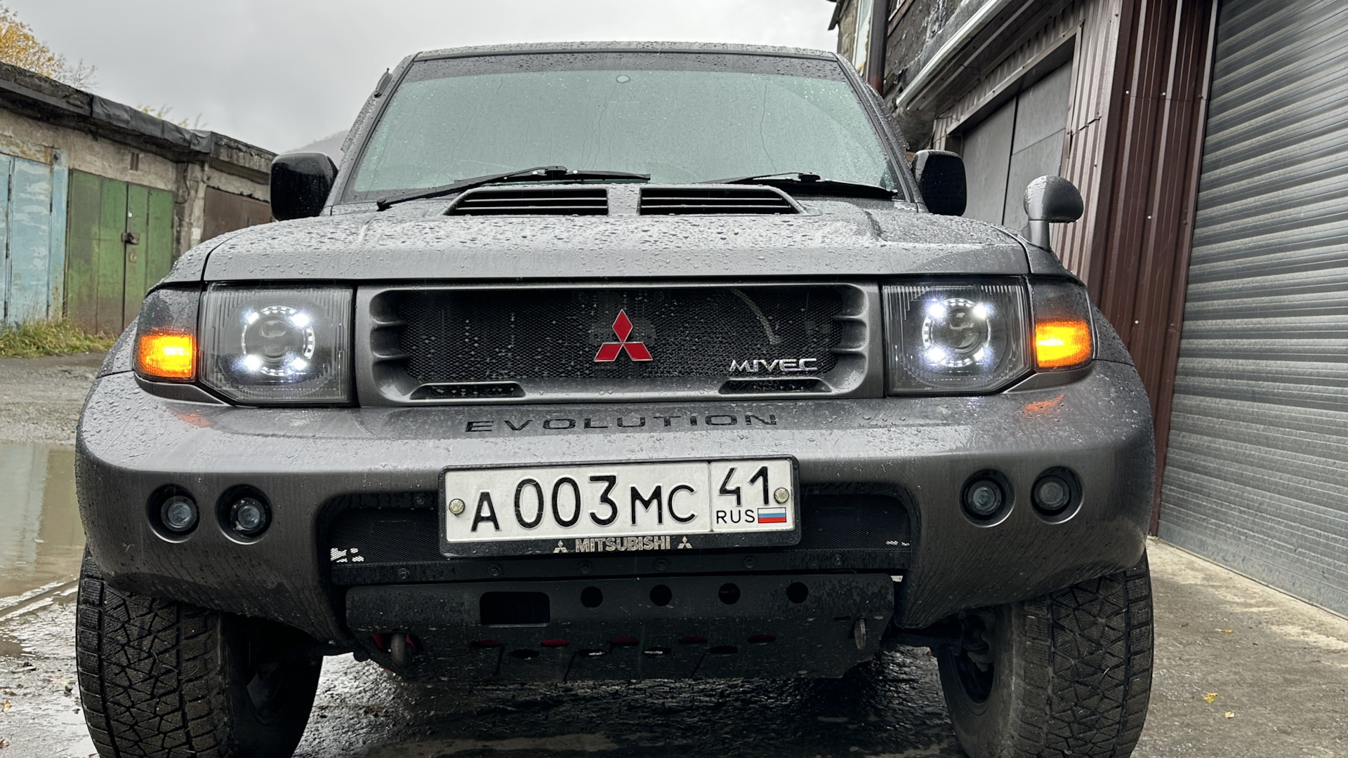 Продажа Mitsubishi Pajero Evolution 1997 (бензин, МКПП) — с историей  обслуживания — DRIVE2.RU