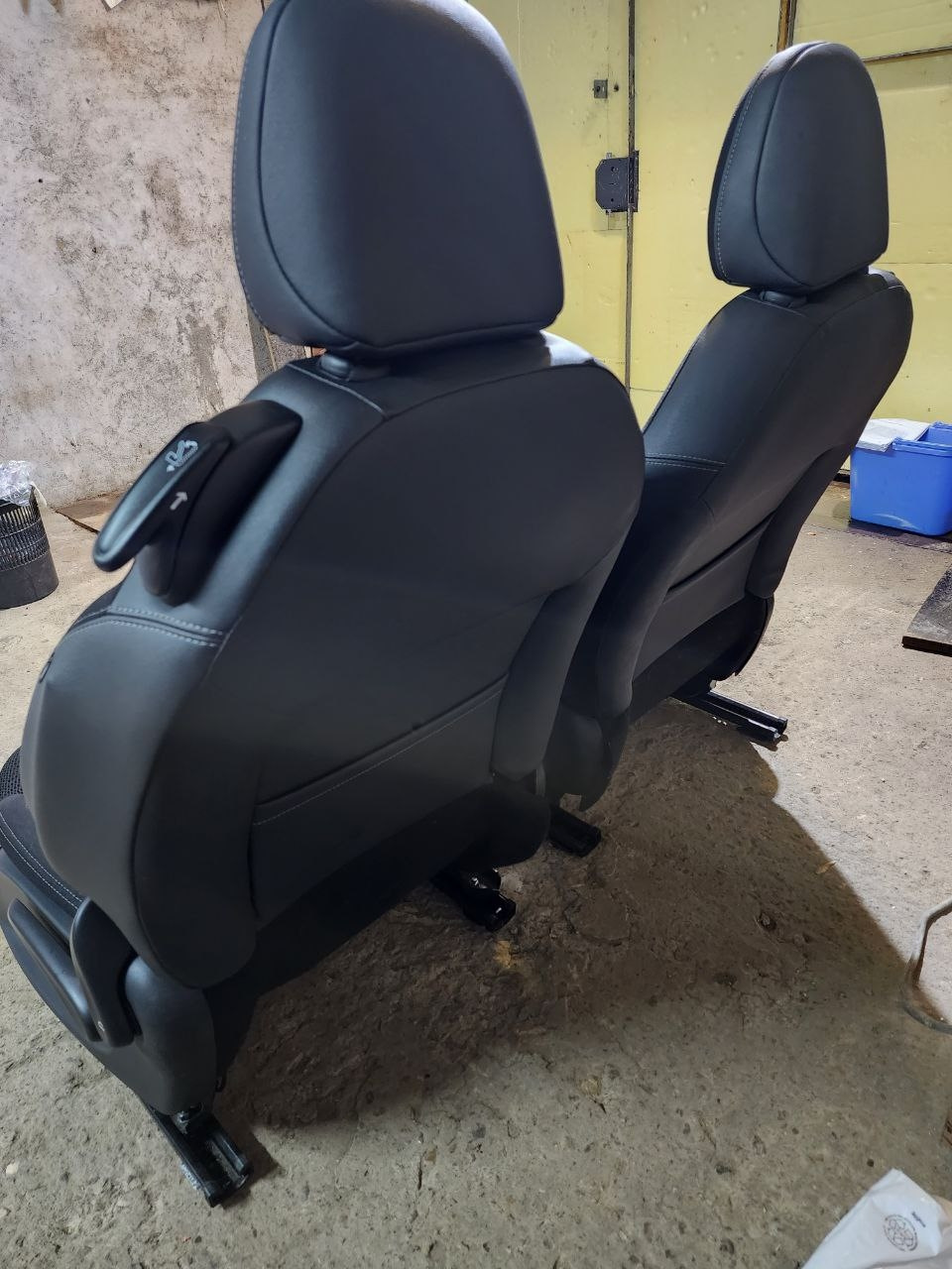 Передние сиденья от DS3 в Ситроен с4 — Citroen C4 (1G), 1,6 л, 2007 ...