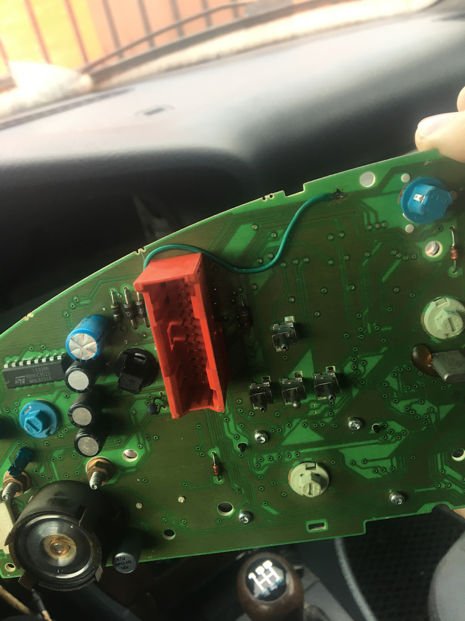 Включаю свет, гаснет климат, не горит приборка — Audi A6 (C4), 1,8 л ...