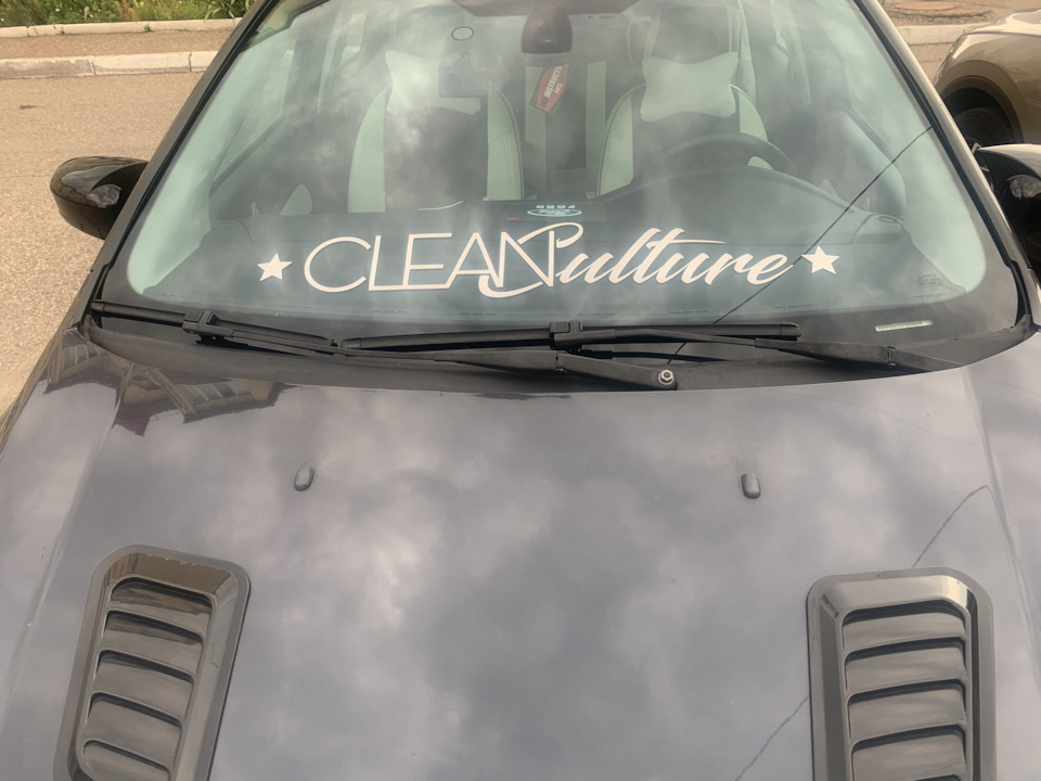 Замена поводков, щеток стеклоочистителя и чистка лобового стекла — Ford ...