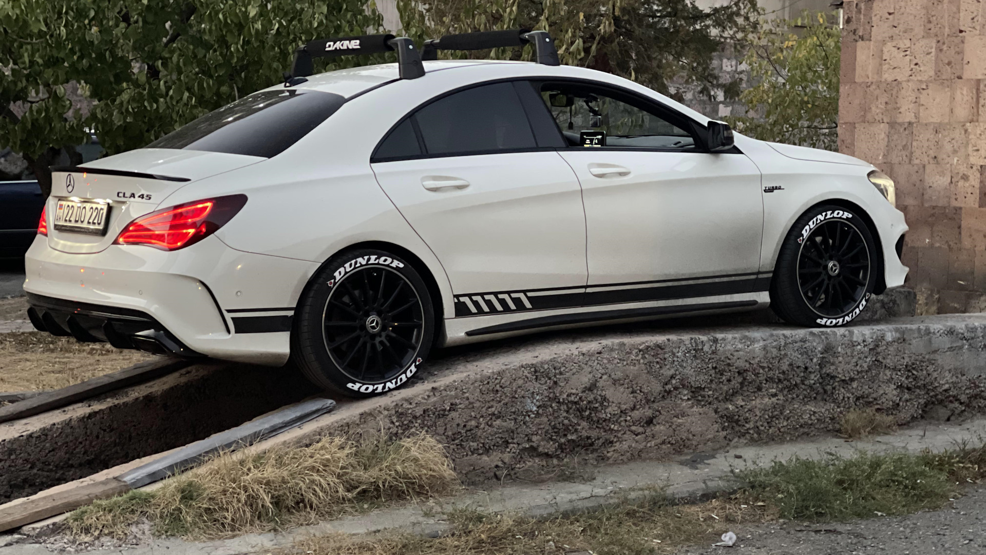 Мерседес cla 1.6. Mercedes Benz c63 AMG w204. Mercedes c63 w204. Мерседес-Бенц c63 AMG w204. Mercedes Benz c63 w204.