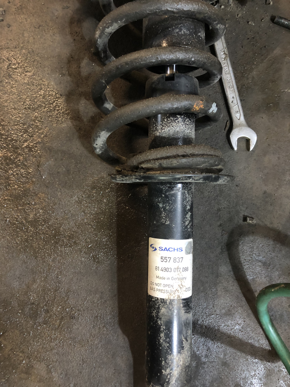557837 Амортизатор для AUDI, SEAT, SKODA, VW SACHS | Запчасти на DRIVE2
