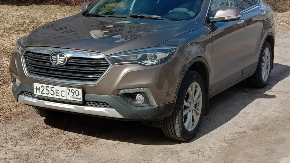 FAW Besturn X80 Первый коричневый