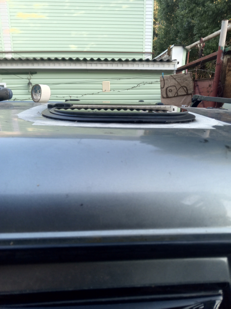 Уложил люк на своё место. — Lada 2120 Надежда