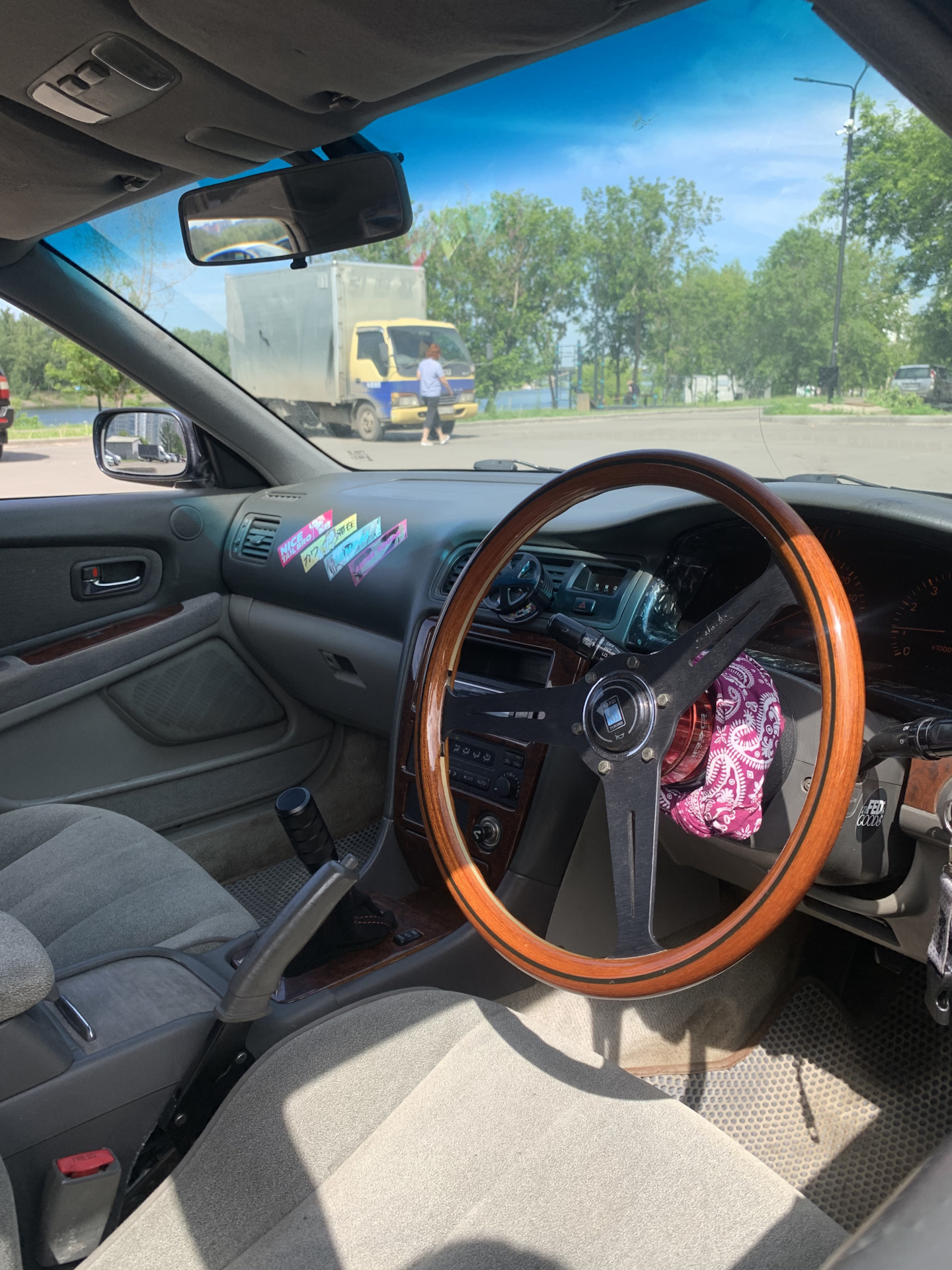 Руль Nardi и деревянные вставки салона — Toyota Mark II (100), 2,5 л ...