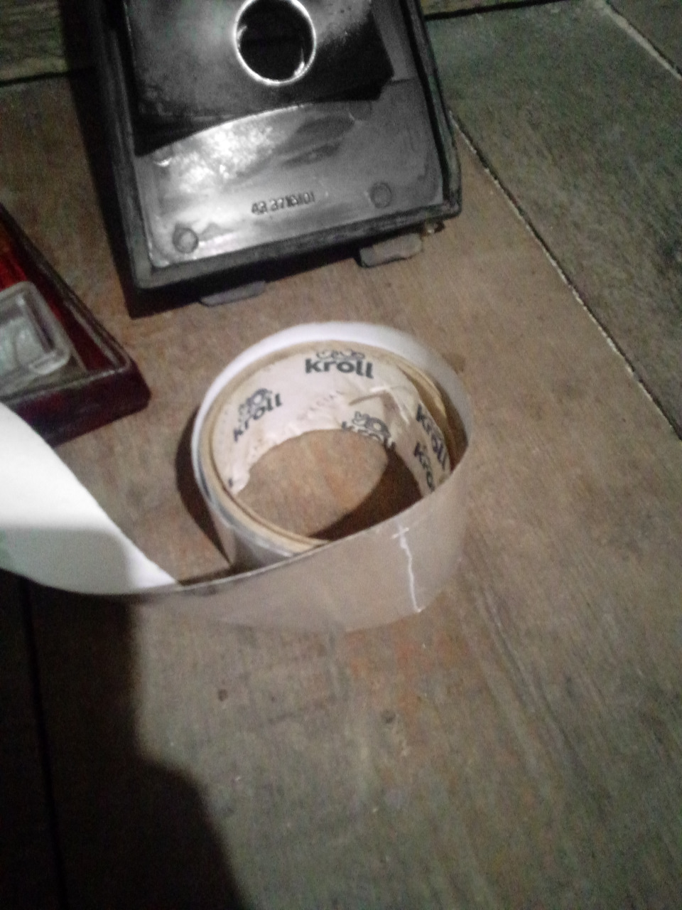 Затем решил обклеить внутреннюю часть алюминиевым скотчем — Lada 2120 Надежда