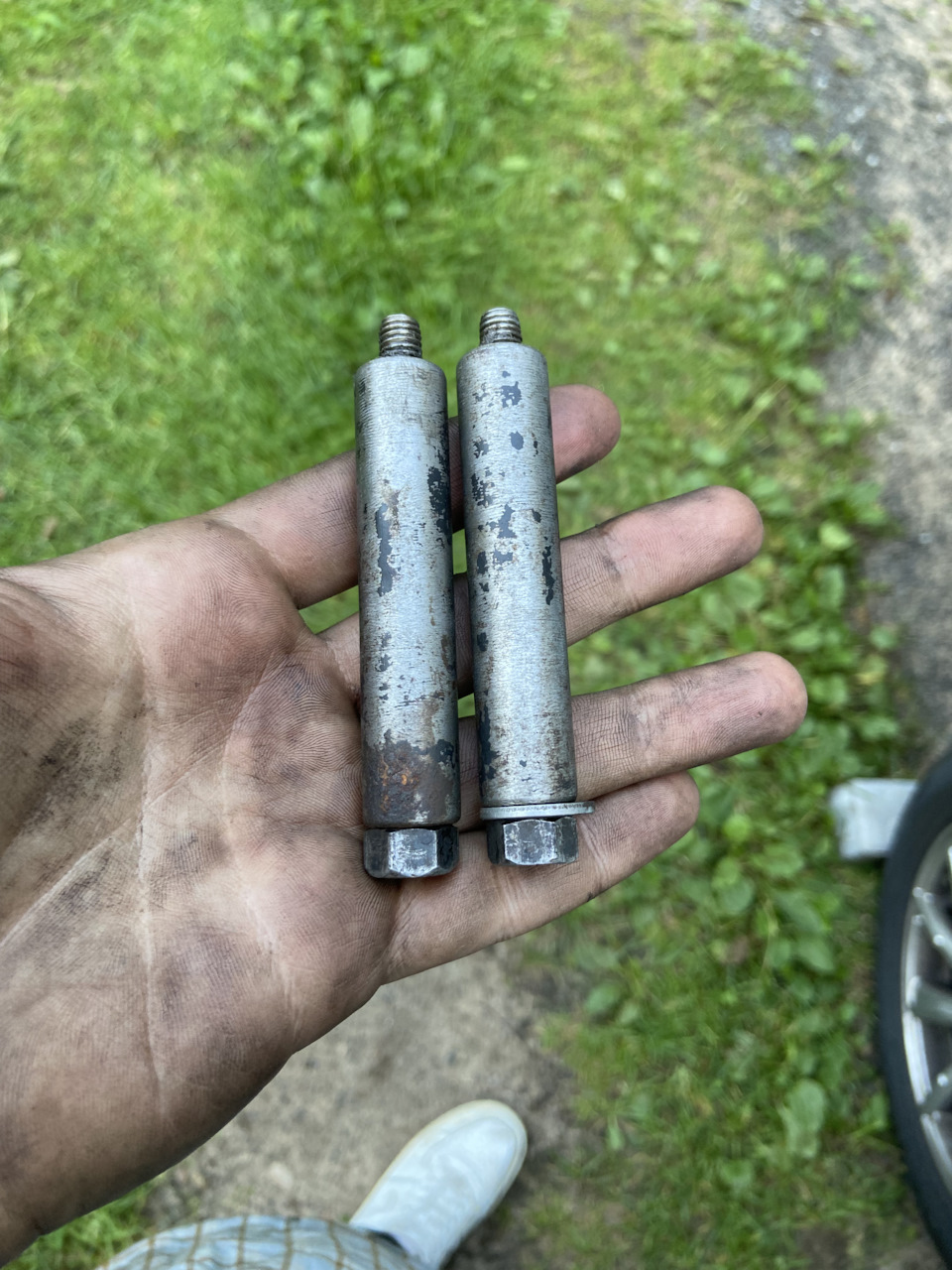 Направляющие, которые нужны для сервисного положения — Audi A6 Avant (C5)