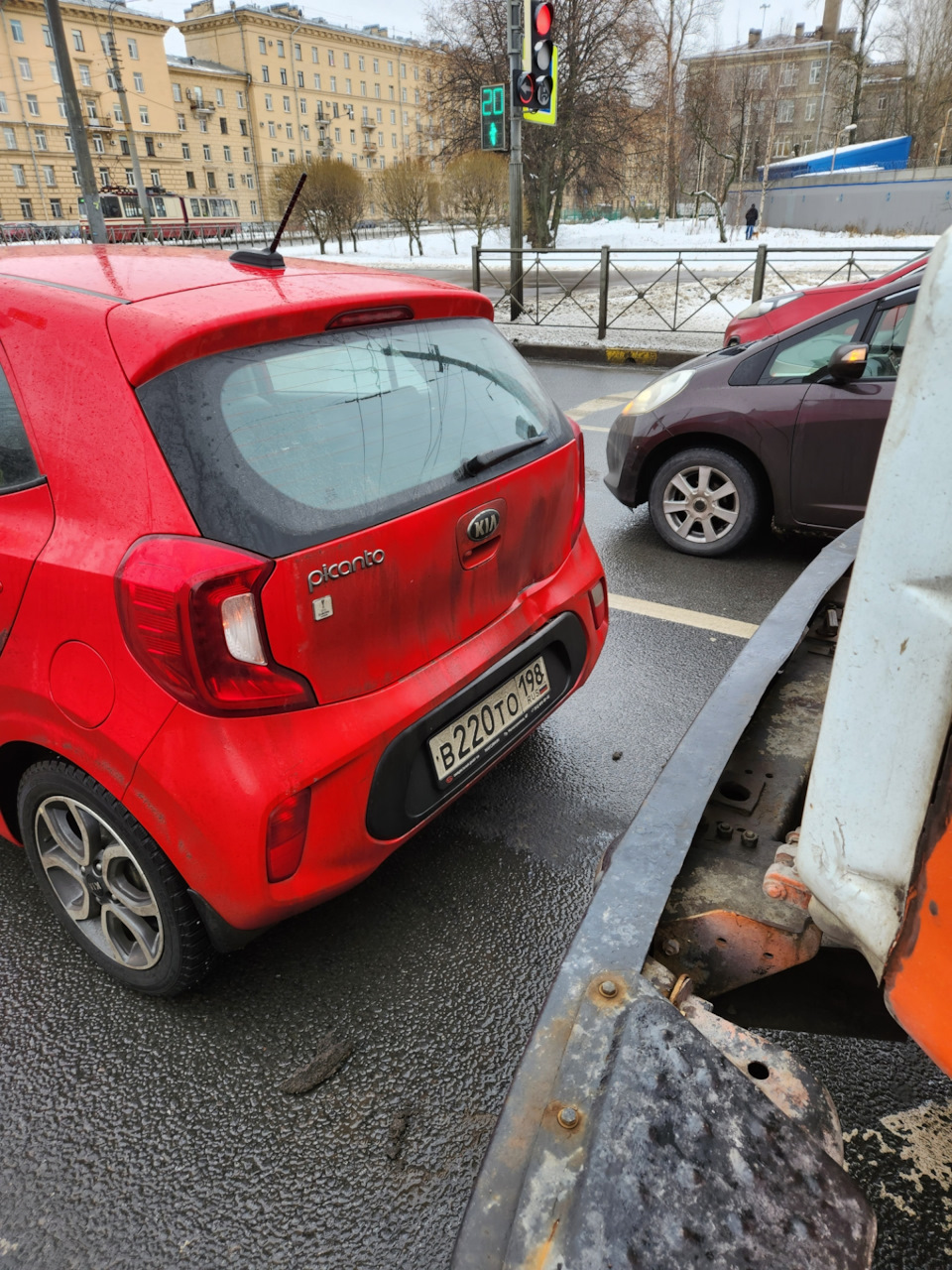 Прилетело — KIA Picanto (3G), 1,2 л, 2019 года | ДТП | DRIVE2