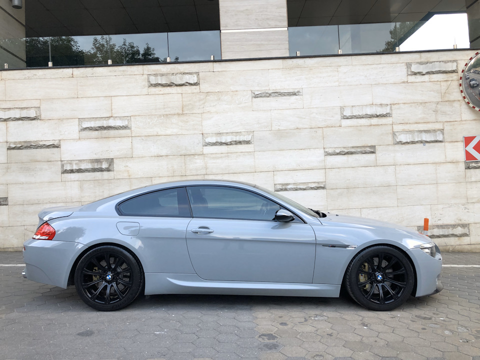 BMW m6 серая