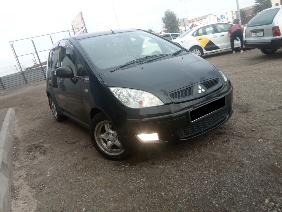 22. Мойка, чистка сиденья и значок митсубиси) — Mitsubishi Colt VI, 1,5 ...