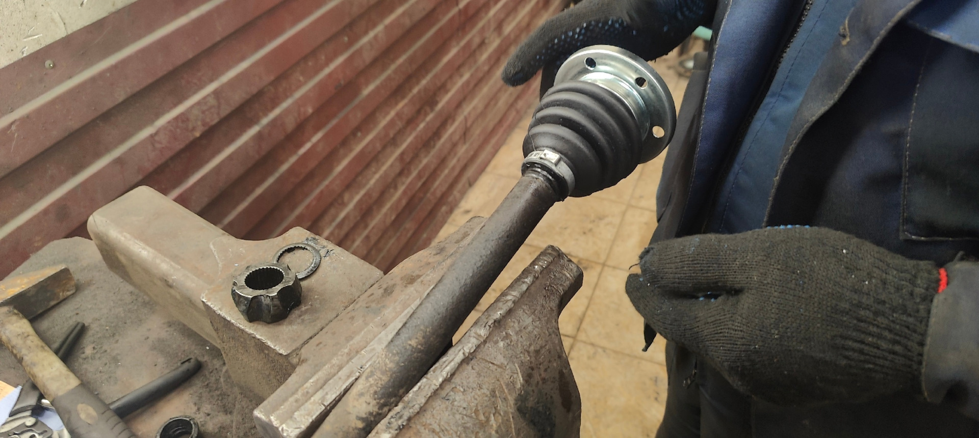 Попал маслом в кашу. Лопнул шрус. — Skoda Octavia A4 Mk1, 1,8 л, 2001 ...