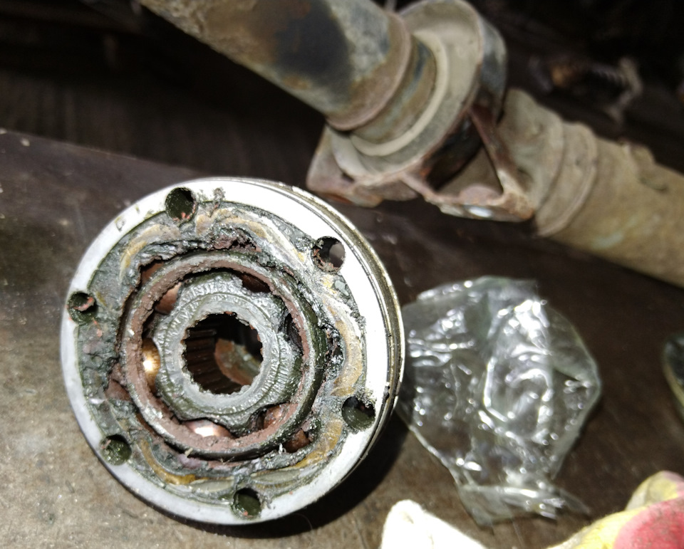 Виновник — Volvo XC90 (1G)