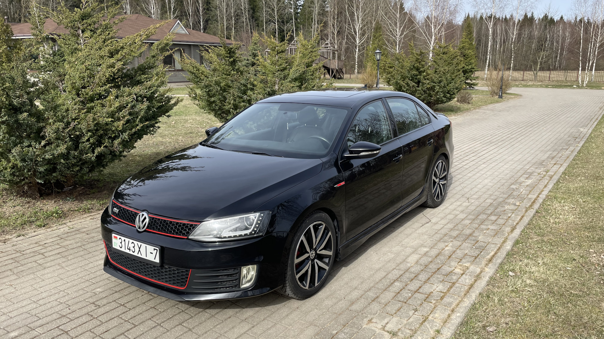 Продажа Volkswagen Jetta VI 2013 (бензин, робот) — с историей обслуживания  — DRIVE2.RU