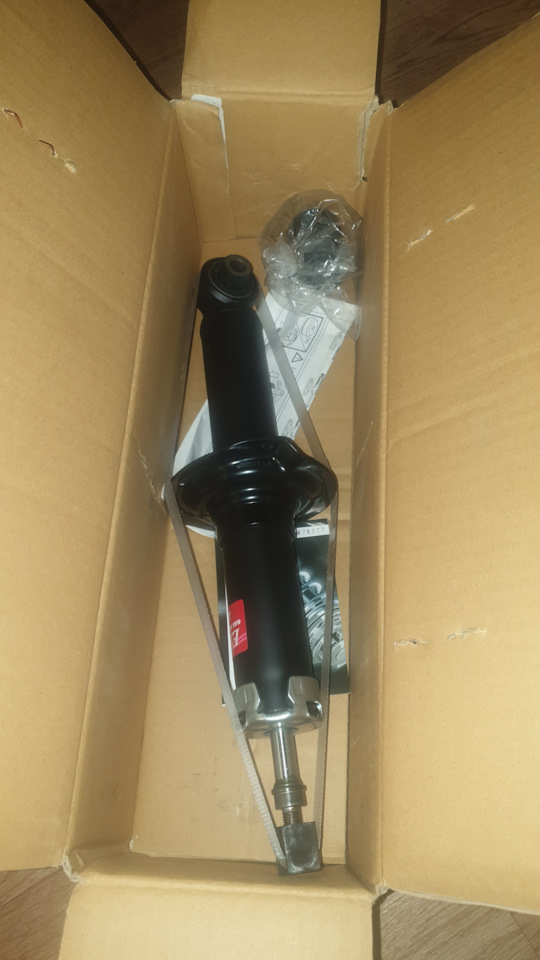 Задние амортизаторы KYB 340116 на Subaru Forester (SH), Subaru Forester ...