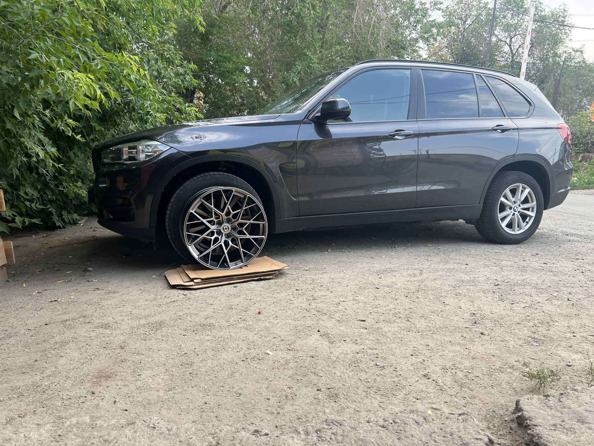 Покупка красивых колес) — BMW X5 (F15), 3 л, 2014 года | колёсные диски |  DRIVE2