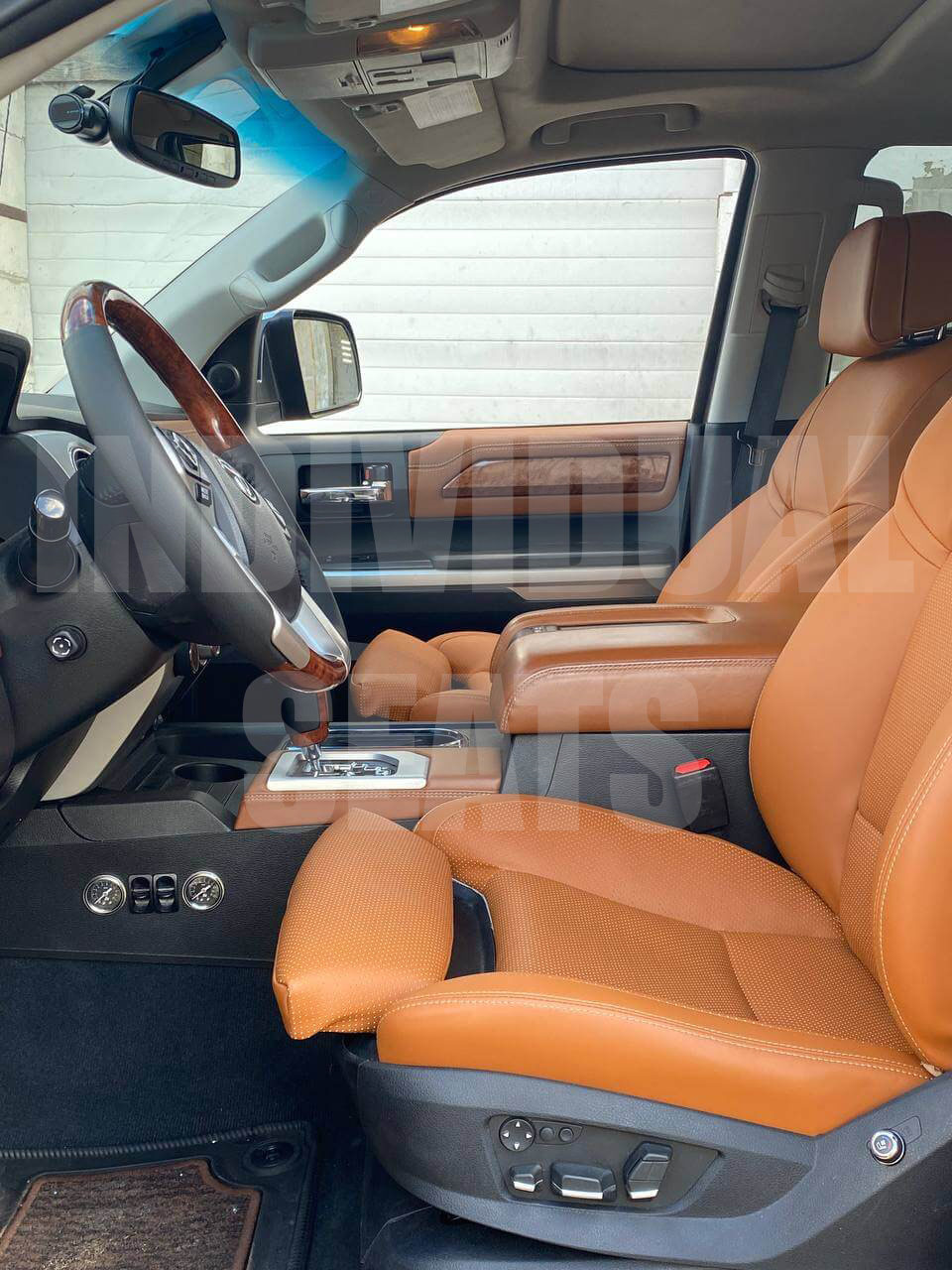 Установка сидений BMW F02 7 series в Toyota Tundra — INDIVIDUAL SEATS на  DRIVE2