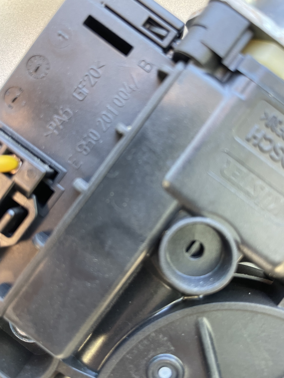 Сломался стеклоподъемник — Volkswagen Polo Mk5, 1,4 л, 2010 года ...