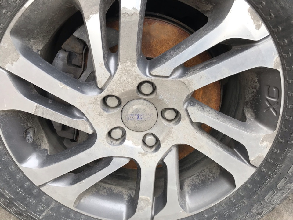 Ржавые диски — Volvo XC70 III, 2,4 л, 2012 года | расходники | DRIVE2