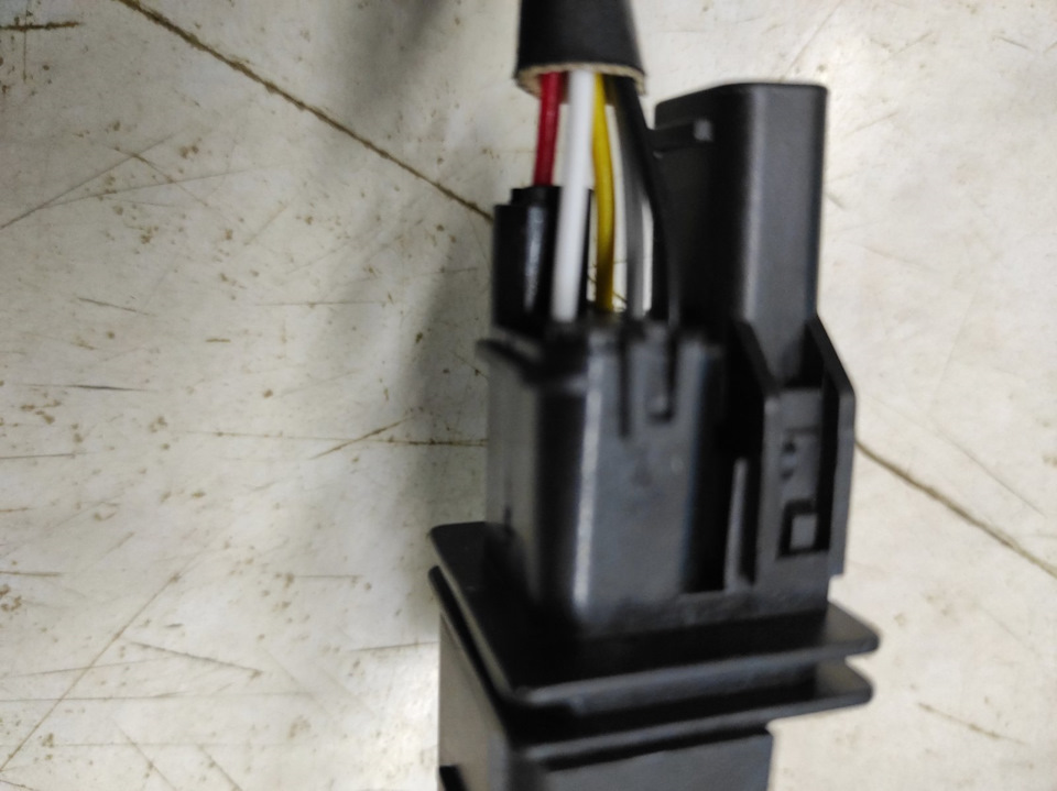 как и нужен 5 контактный — Audi A6 (C5)