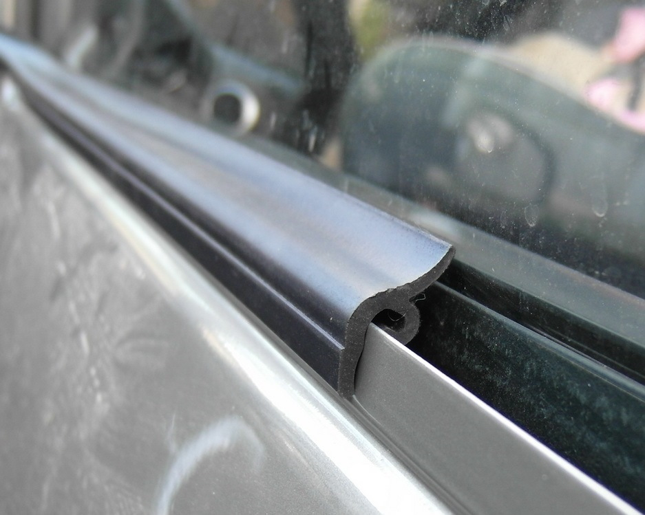 Уплотнитель стекла двери бархотка. Уплотнители боковых стёкол Renault Duster. Уплотнитель направляющие стёкол ВАЗ 2109. Уплотнитель водостока ВАЗ 2109. Уплотнитель бокового окна Логан 2.