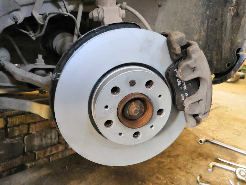 Очередное обслуживание — Volvo S60 (1G), 2,4 л, 2007 года | плановое ТО ...