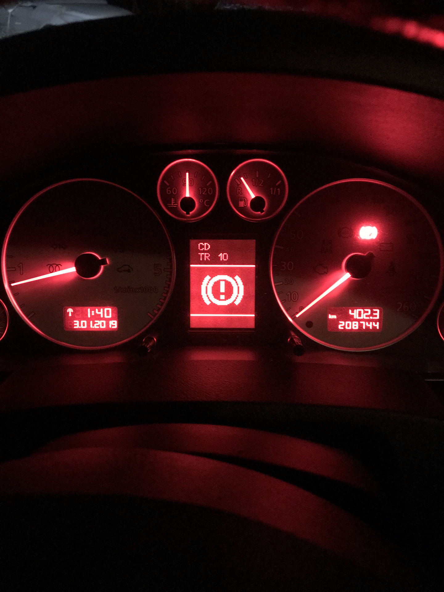 Тормозная жидкость — Audi A6 (C5), 2,5 л, 2004 года | своими руками ...