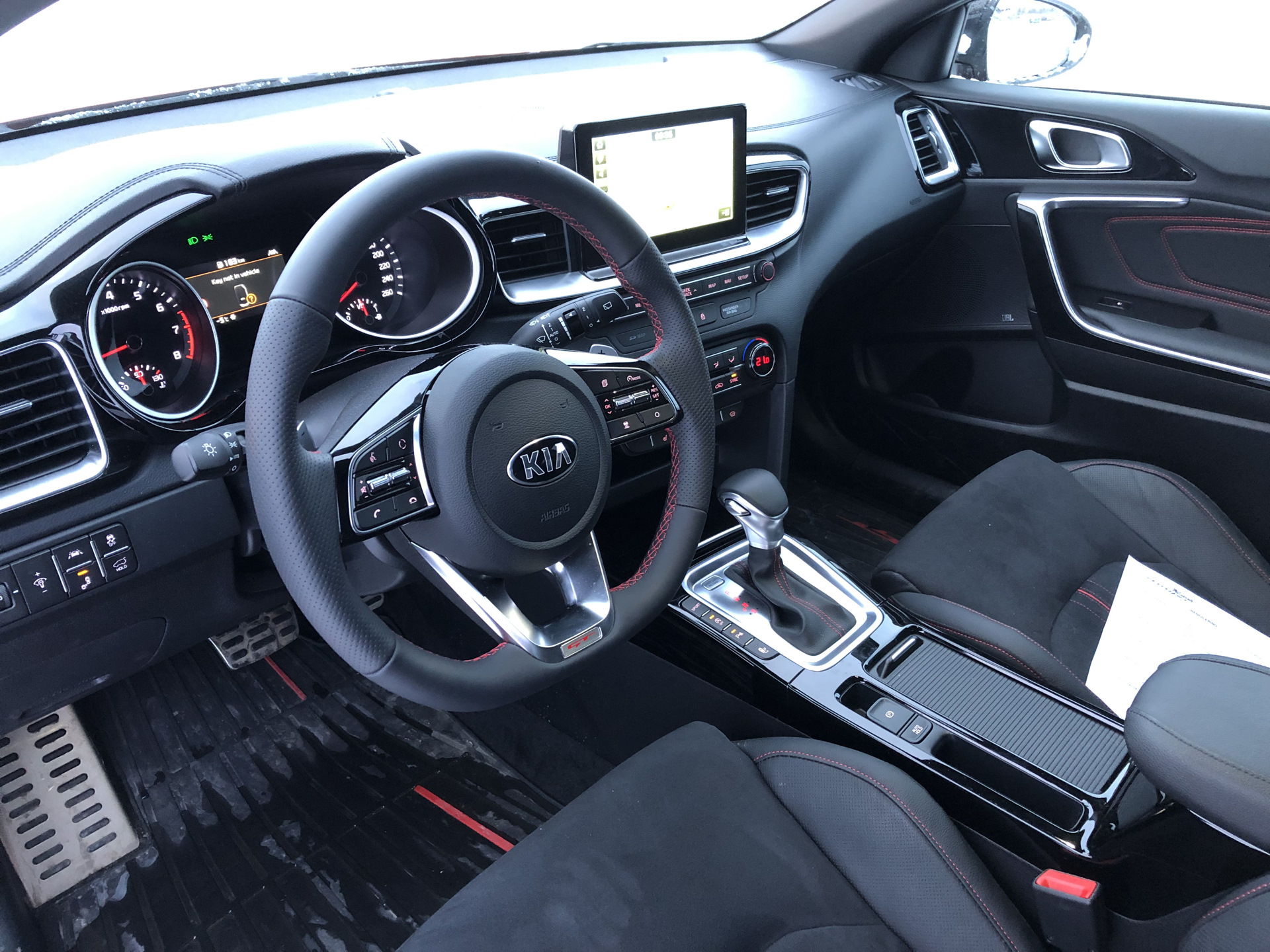 Новый Kia ProCeed - для молодых активных семей. Согласны?