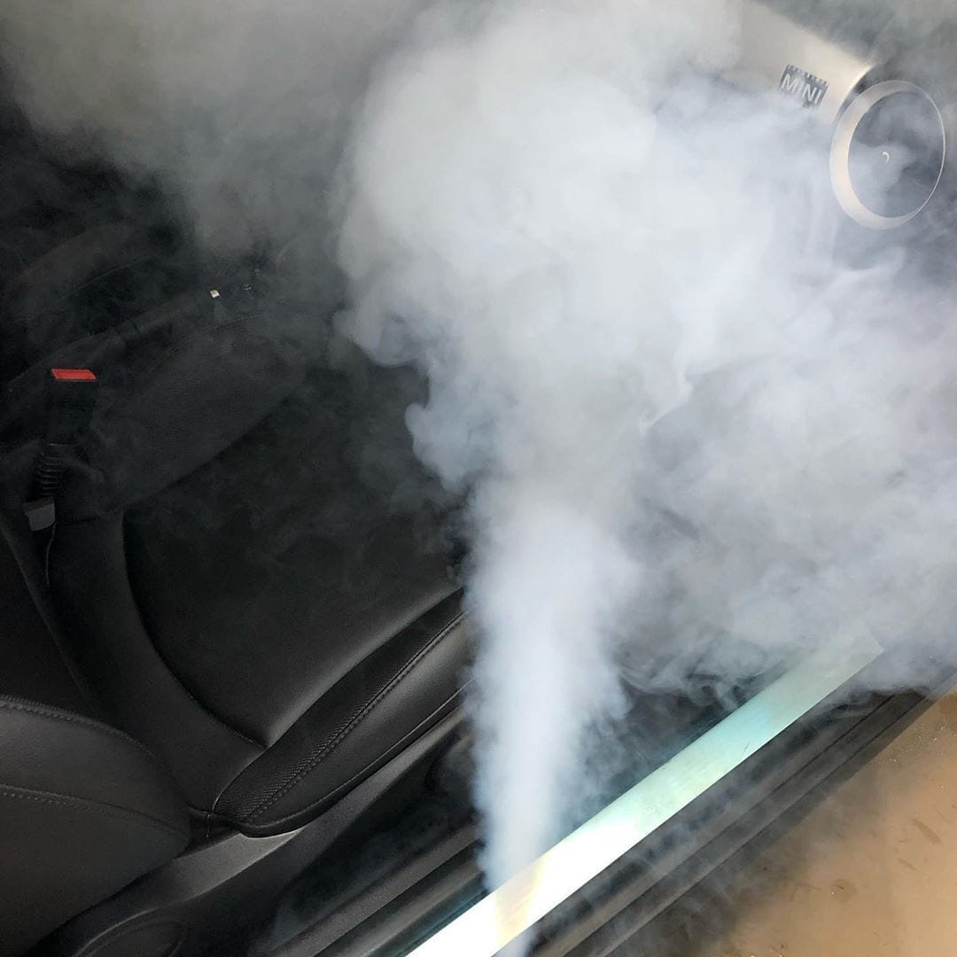 Сухой туман буша. Дезодорация сухим туманом. Сухой туман озонирование. Сухой туман для авто. Дым для очистки системы кондиционирования автомобиля.