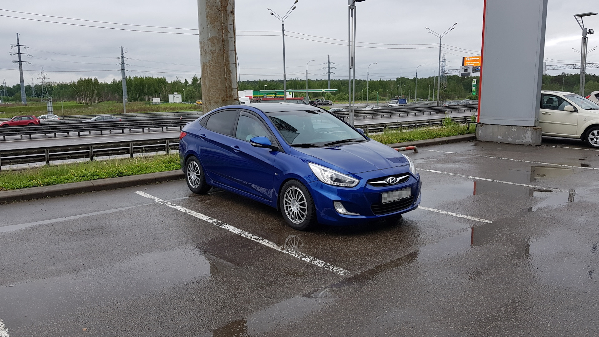 Поменяю солярис на. Solaris 1.6 sprg4fc050. Hyundai Solaris на улице. АМР Солярис. Хендай Солярис опущенная.