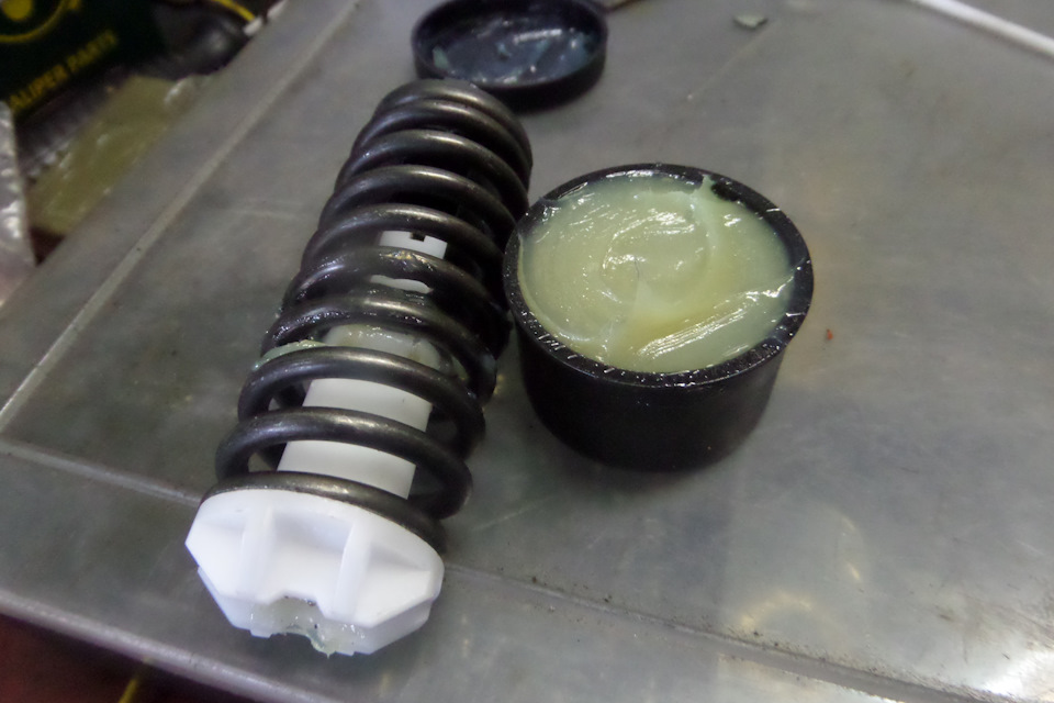 Замена пыльников на правом приводе — DRIVE2