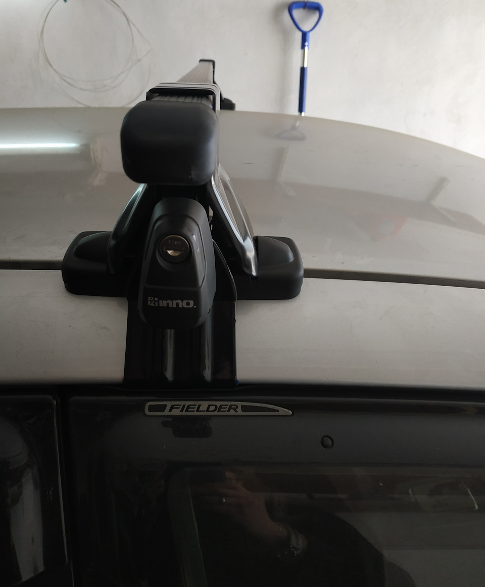 Фото замка спереди — Toyota Corolla Fielder (E140)