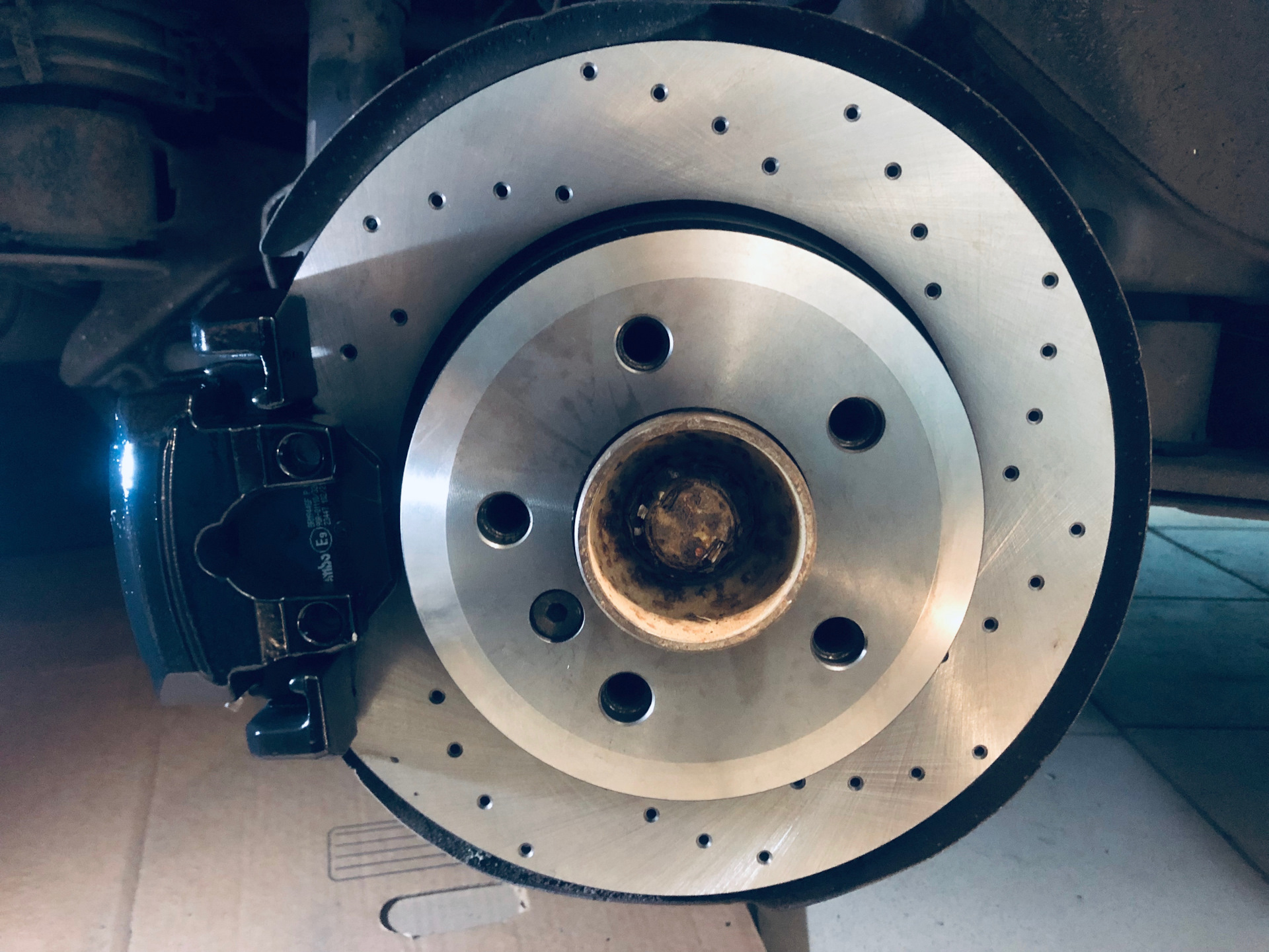 Тормозные диски GParts на BMW X5 E70 — BMW X5 (E70), 3 л, 2008 года ...