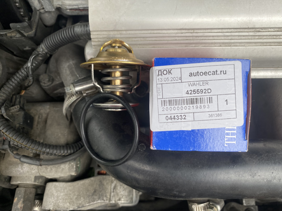 Замена термостата — Volvo V40 (1G), 1,8 л, 1999 года | поломка | DRIVE2