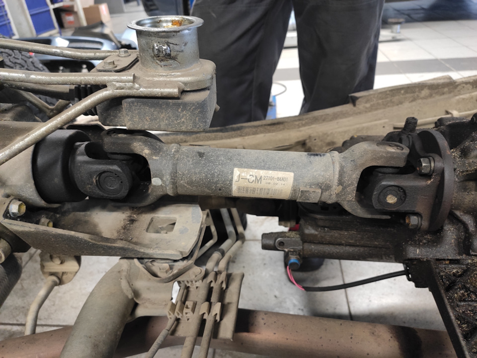 Фото в бортжурнале Suzuki Jimny (1G). Запчасти на фото: EM2101