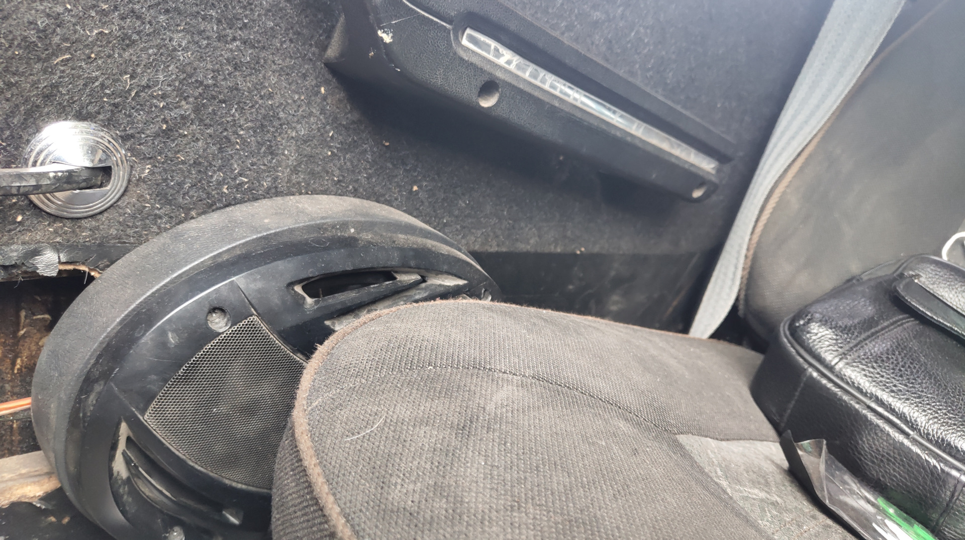 Музыка в Шоху. Часть Третья. Саб. Овалы в двери. — Lada 21063, 1,6 л ...