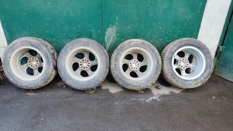 Шины всесезонные Nokian 235/60 R16, литые диски Toyota 7Jx16 ET0 5x114 ...