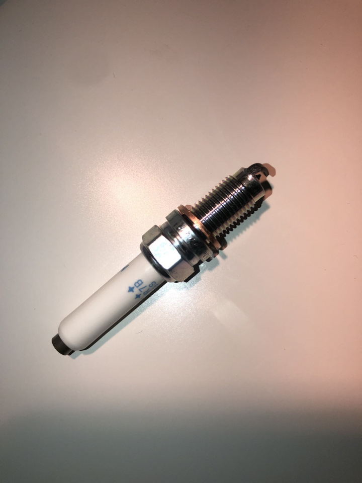 Свечи зажигания NGK 93231 / 04E905601B на Skoda Octavia A7 Mk3, Skoda ...