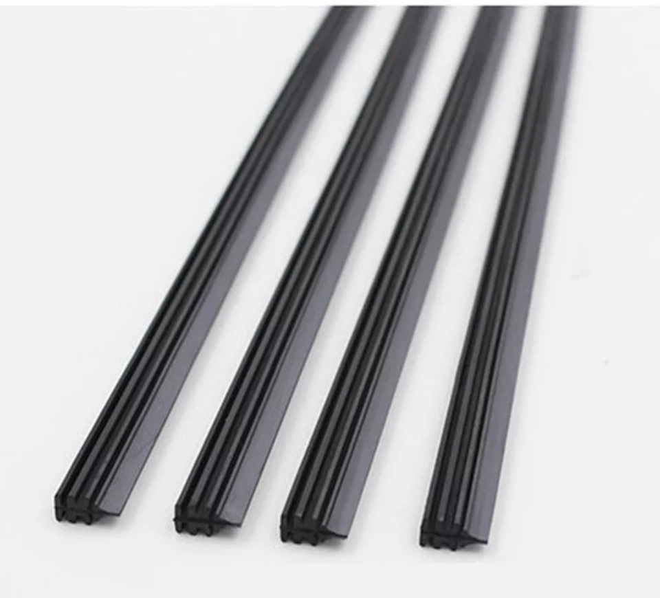 Замена резинок на передних щетках — Audi Q7 (2G), 3 л, 2018 года ...