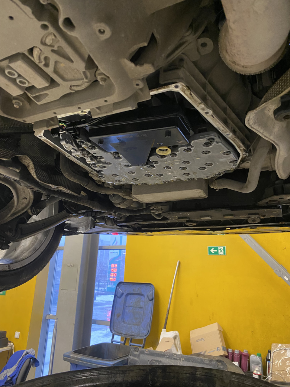 Замена масла в АКПП, заднем редукторе, двигателе — Audi A6 (C7), 3 л