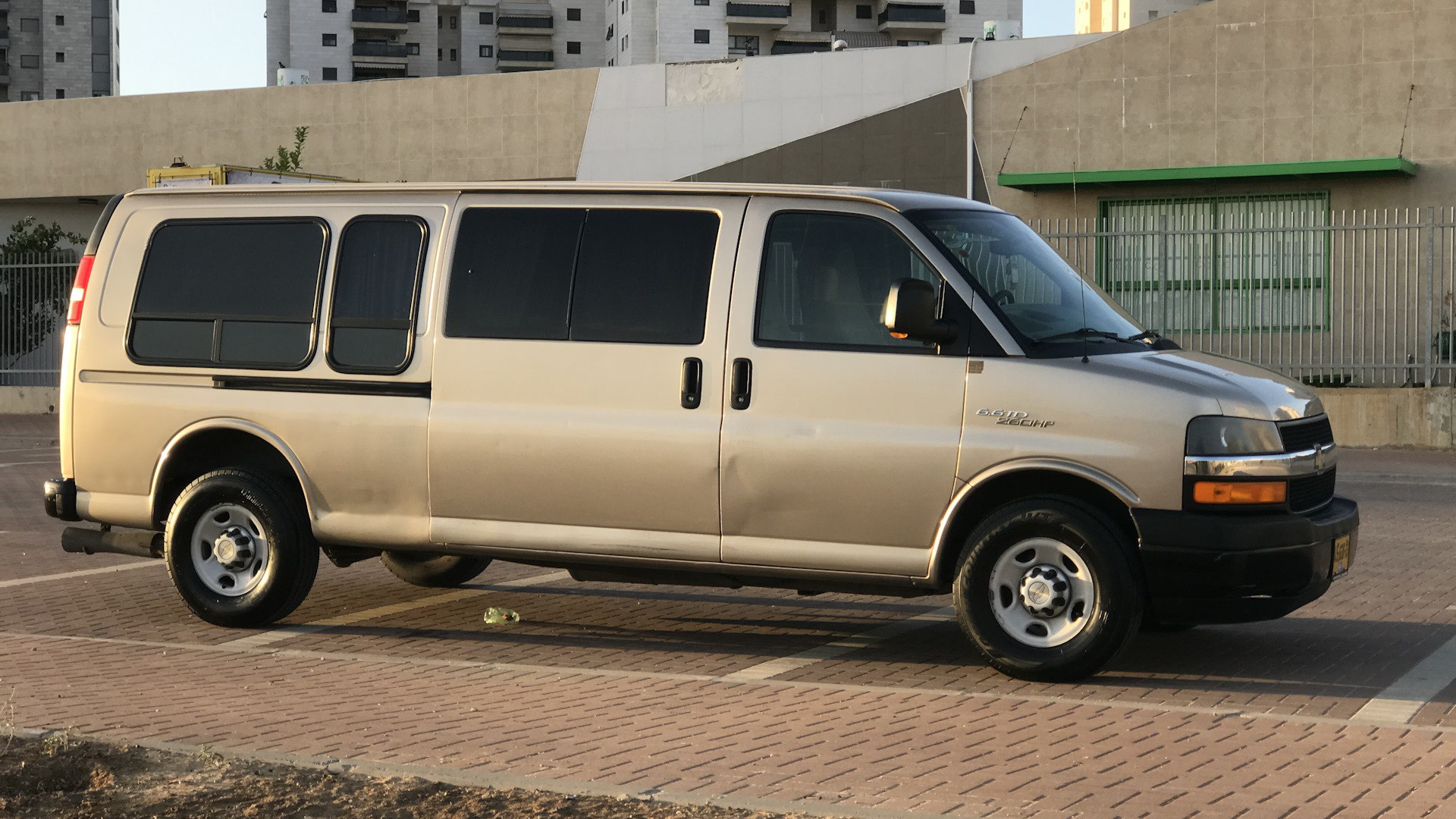 Chevrolet Express (GMT601) 6.6 дизельный 2014 | Реактивный Лайнер на DRIVE2