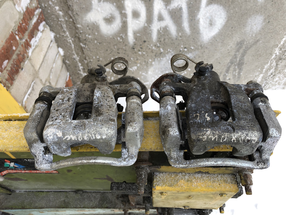 Суппорт тормозной логан 1 для вентилируемых дисков. Задний суппорт с4 гранд пикассо. Суппорт с5. Суппорт с5. Тормозной цилиндр ситроен с3 передний.