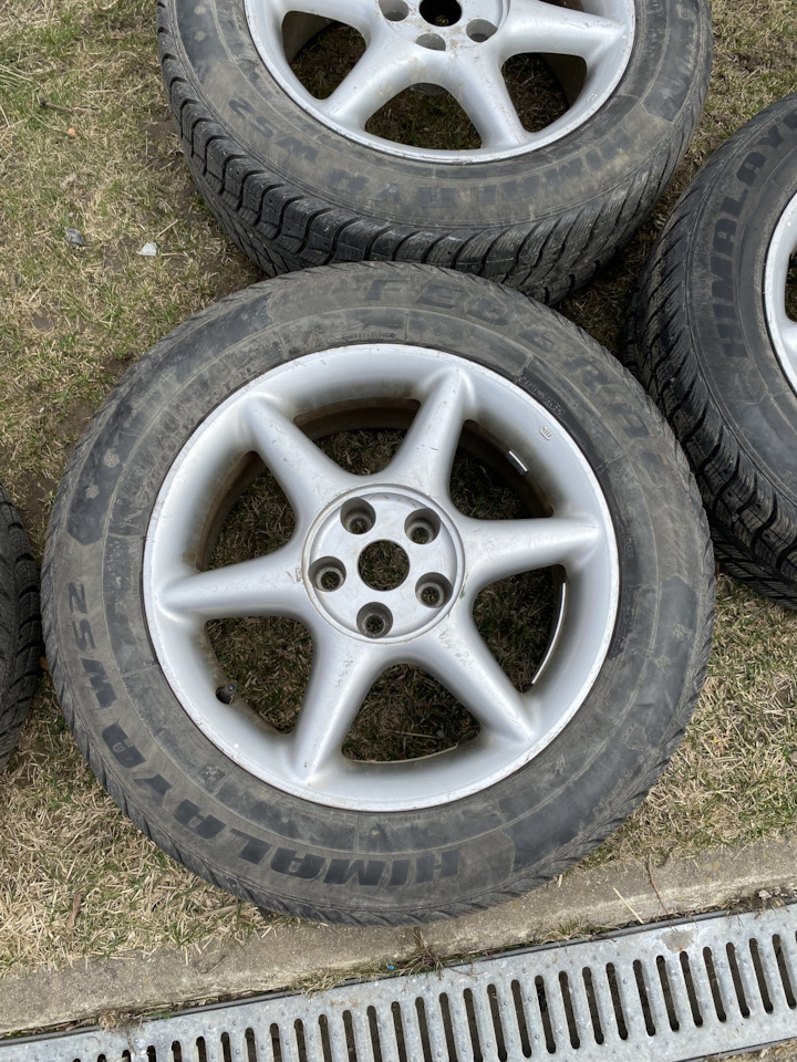 Шины зимние нешипованные Bridgestone 225/60 R17, литые диски Nissan ...