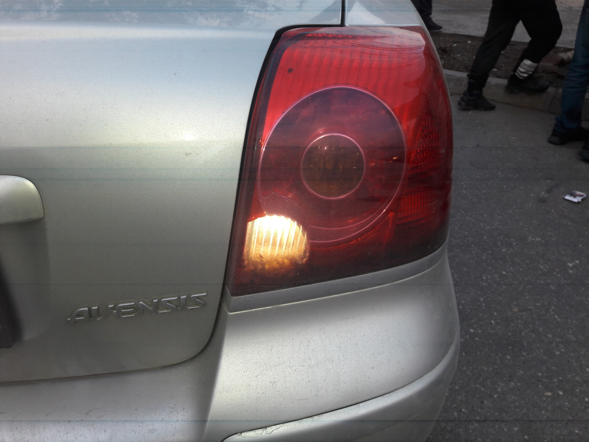 задний ход авенсис