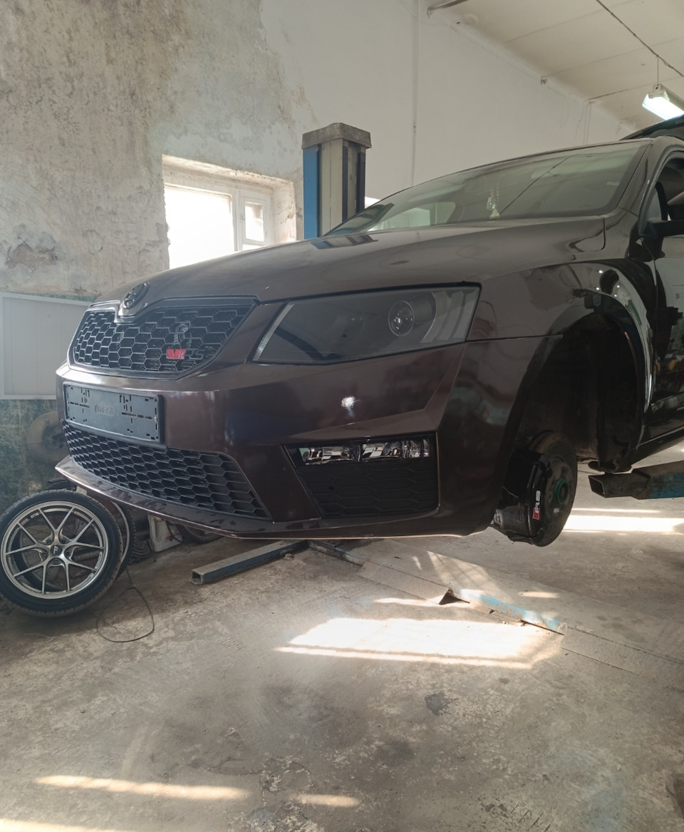 Бампер rs, переделка фар на biled, полировка кузова. — Skoda Octavia Combi  A7 Mk3, 1,8 л, 2014 года | просто так | DRIVE2