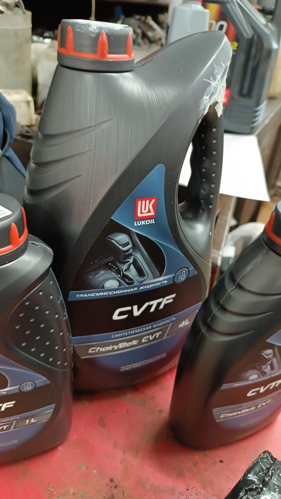 Фото в бортжурнале Toyota RAV4 (IV)