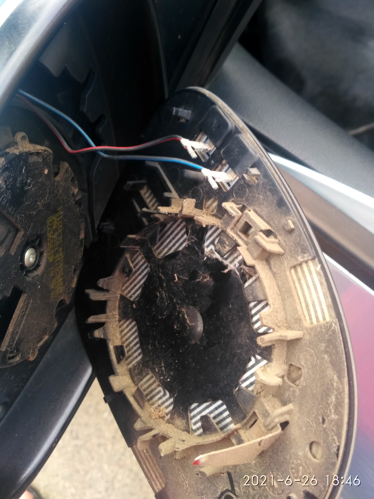 Подсветка в зеркалах. Пробег 186000. — Skoda Yeti, 1,8 л, 2010 года ...